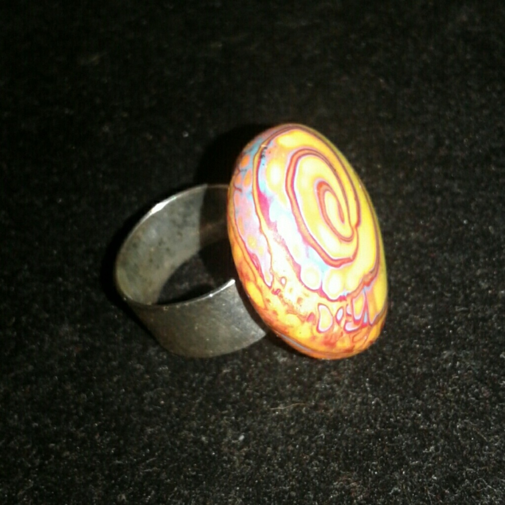 Vintage 70s style Hippy Ring Unique Cocktail Jewel